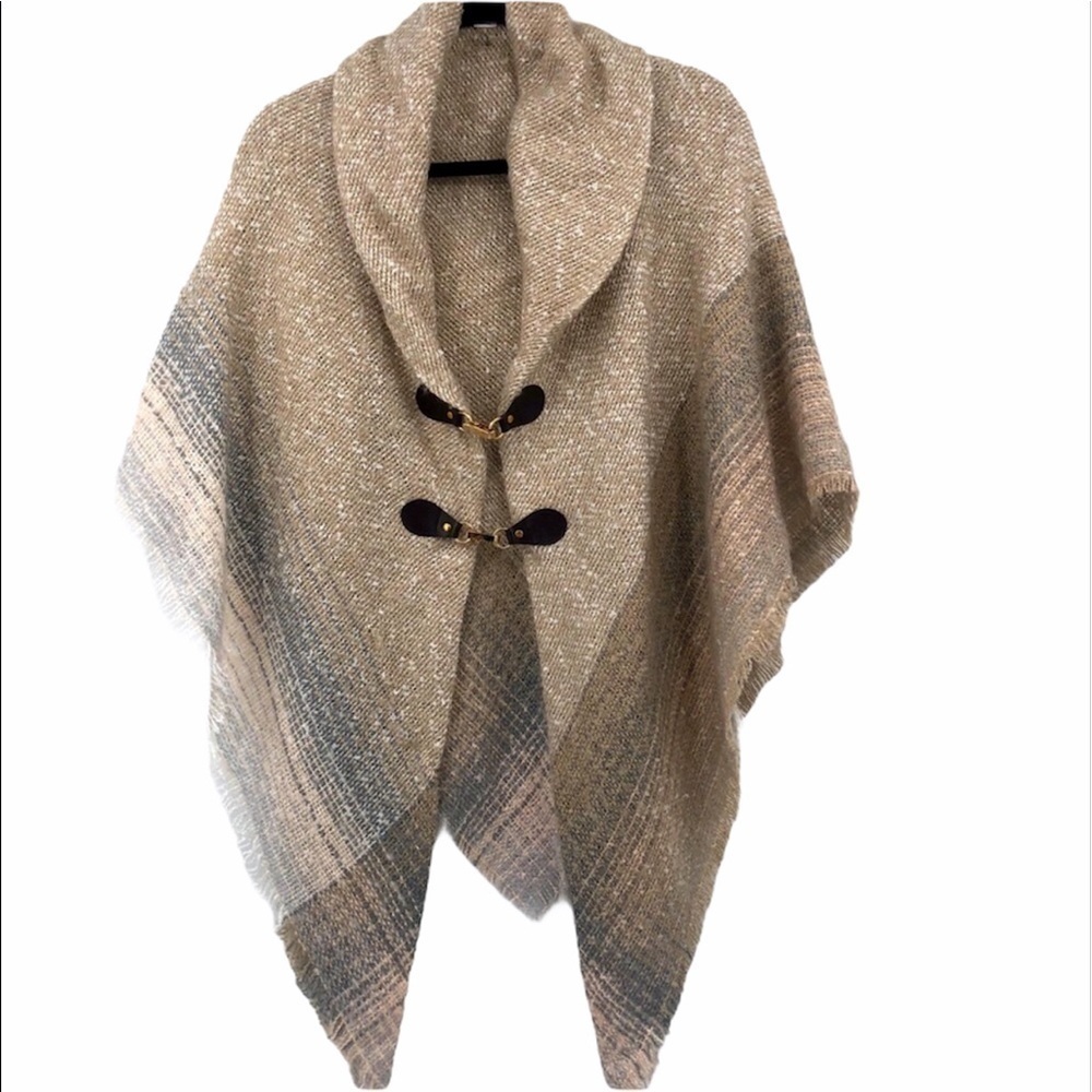 Apt 9 Womenโsโ cape Tan and brown size medium